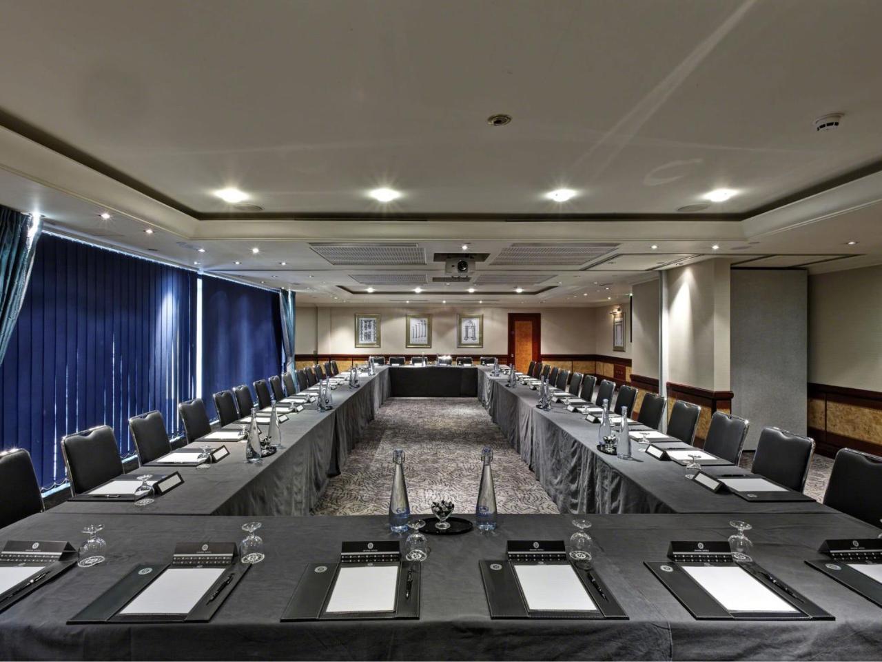 Leonardo Royal Hotel London City - Tower Of Лондон Экстерьер фото